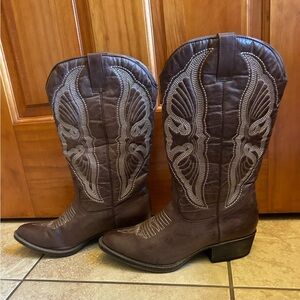 Cowgirl boots. Gently used.